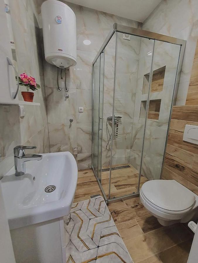 Zara 1 Apartman Bijeljina Esterno foto